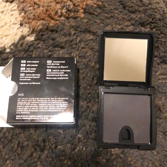 Mary Kay Compact Mini carrying case - Picture 2 of 2